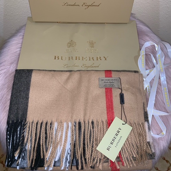 Burberry Accessories - Burberry Large Classic Cashmere Scarf